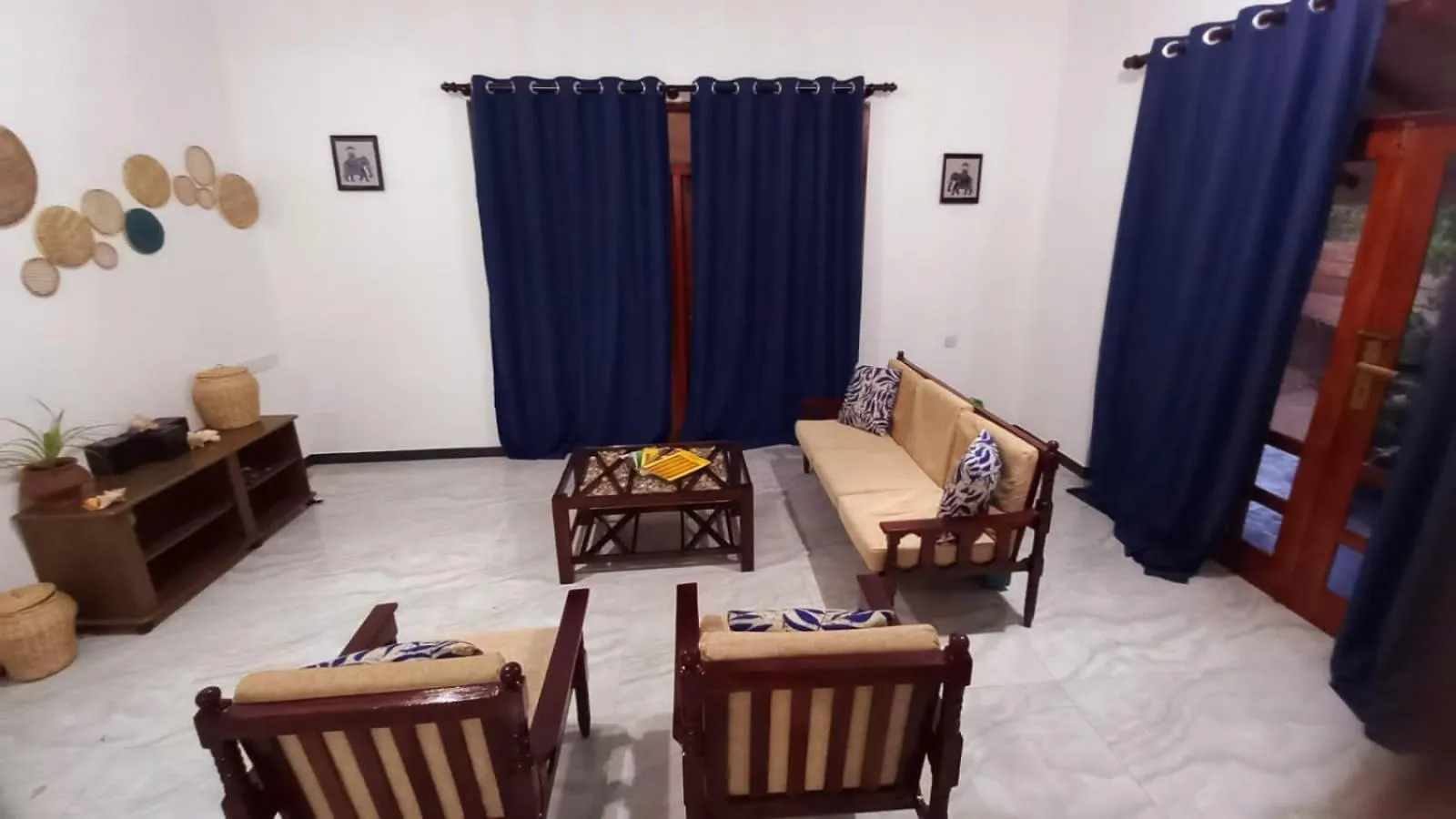 Prázdninový dům Suvasam Negombo Beach House
